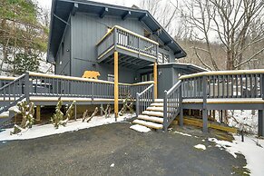 6 Mi to Skiing: Home w/ Hot Tub in Seven Devils!