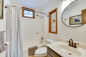 6 Mi to Skiing: Home w/ Hot Tub in Seven Devils!