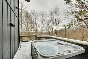 6 Mi to Skiing: Home w/ Hot Tub in Seven Devils!
