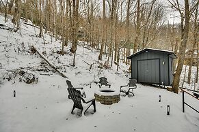 6 Mi to Skiing: Home w/ Hot Tub in Seven Devils!