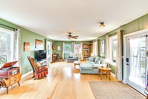 'the Olde Westerlo Village House' < 1/2 Mi to Park