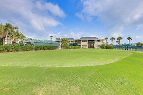 Walk to Blue Heron Beach: 1st-floor Lakefront Unit