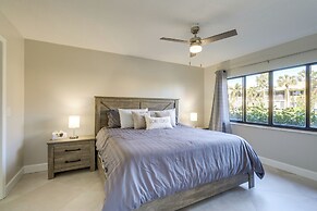 Walk to Blue Heron Beach: 1st-floor Lakefront Unit