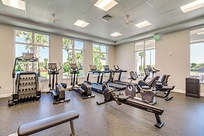 Walk to Blue Heron Beach: 1st-floor Lakefront Unit