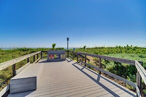 Walk to Blue Heron Beach: 1st-floor Lakefront Unit