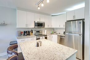 Walk to Blue Heron Beach: 1st-floor Lakefront Unit