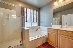 7 Miles to Downtown Reno w/ Hot Tub: Cozy Getaway