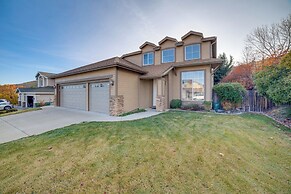 7 Miles to Downtown Reno w/ Hot Tub: Cozy Getaway