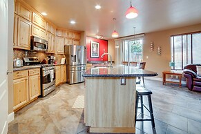 7 Miles to Downtown Reno w/ Hot Tub: Cozy Getaway