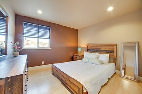 7 Miles to Downtown Reno w/ Hot Tub: Cozy Getaway