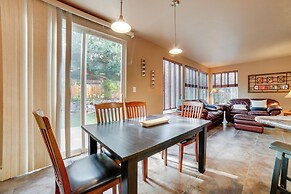 7 Miles to Downtown Reno w/ Hot Tub: Cozy Getaway