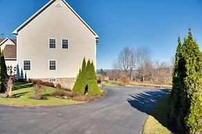 Couple's Retreat w/ Lake View in Newport!