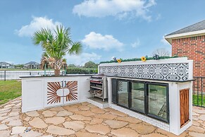 Luxury Home w/ Patio & Lake View in Richmond!