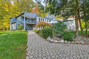 2 Mi to Six Flags: Lake George Home w/ Large Patio