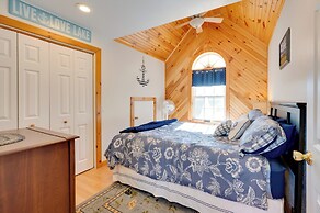 Apartment w/ Balcony & Lake View in Newport!
