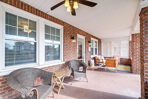 Walk to The Grandin Theatre: Roanoke Unit w/ Yard!