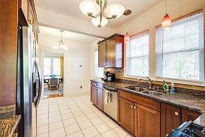 Walk to The Grandin Theatre: Roanoke Unit w/ Yard!