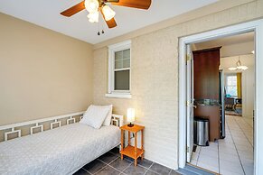 Walk to The Grandin Theatre: Roanoke Unit w/ Yard!