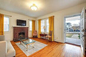 Walk to The Grandin Theatre: Roanoke Unit w/ Yard!