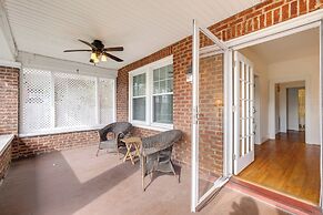 Walk to The Grandin Theatre: Roanoke Unit w/ Yard!