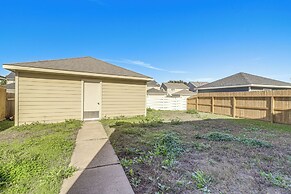 Lakefront Home in Energy Corridor Area: Near 99!