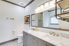 Lakefront Home in Energy Corridor Area: Near 99!