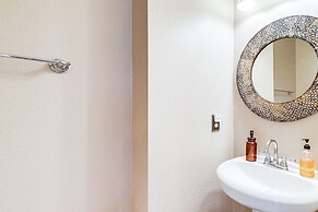 Lakefront Home in Energy Corridor Area: Near 99!