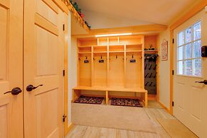 5 Mi to Skiing: Home w/ Hot Tub & Patio!