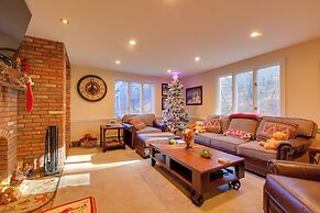 5 Mi to Skiing: Home w/ Hot Tub & Patio!