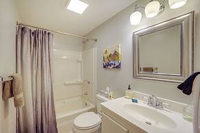 Home w/ Hot Tub & Views: 2 Mi to Beech Mtn Ski