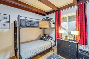 Home w/ Hot Tub & Views: 2 Mi to Beech Mtn Ski