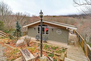 Home w/ Hot Tub & Views: 2 Mi to Beech Mtn Ski