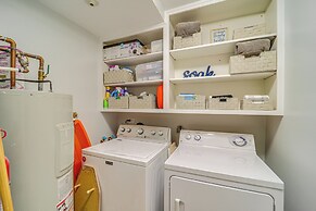 Home w/ Hot Tub & Views: 2 Mi to Beech Mtn Ski