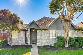 1/2 Mi to Frisco Commons Park: Poolside Oasis!