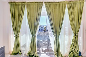 Lake & Mountain Views: Indio Oasis w/ Pool