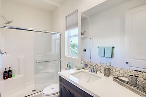 Lake & Mountain Views: Indio Oasis w/ Pool