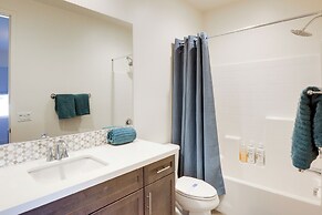 Lake & Mountain Views: Indio Oasis w/ Pool