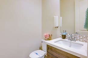 Lake & Mountain Views: Indio Oasis w/ Pool