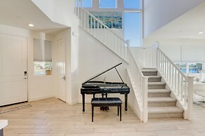 Lake & Mountain Views: Indio Oasis w/ Pool