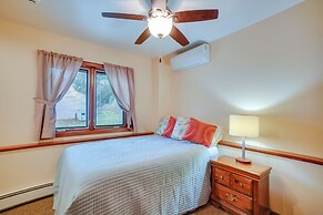 Grand Rural Wisconsin Retreat: Full Indoor Gym
