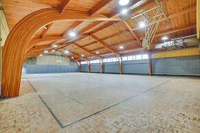 Grand Rural Wisconsin Retreat: Full Indoor Gym