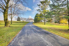 Grand Rural Wisconsin Retreat: Full Indoor Gym