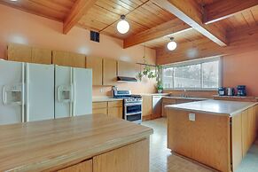 Grand Rural Wisconsin Retreat: Full Indoor Gym