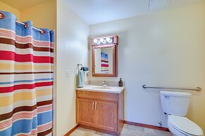 Grand Rural Wisconsin Retreat: Full Indoor Gym
