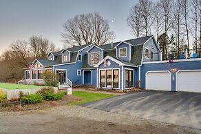 Lakeside Couple's Escape w/ Dock in Newport!