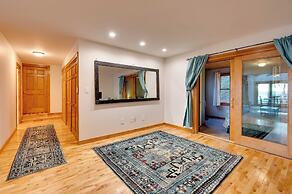 Lakeside Couple's Escape w/ Dock in Newport!