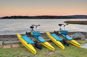 Lakeside Couple's Escape w/ Dock in Newport!