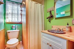 'camp Crescendo' Rustic Waterboro Cabin By Lake