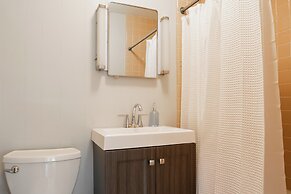 Steps to North Hampton Beach: Cottage w/ Deck!