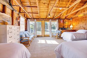 Steps to North Hampton Beach: Cottage w/ Deck!